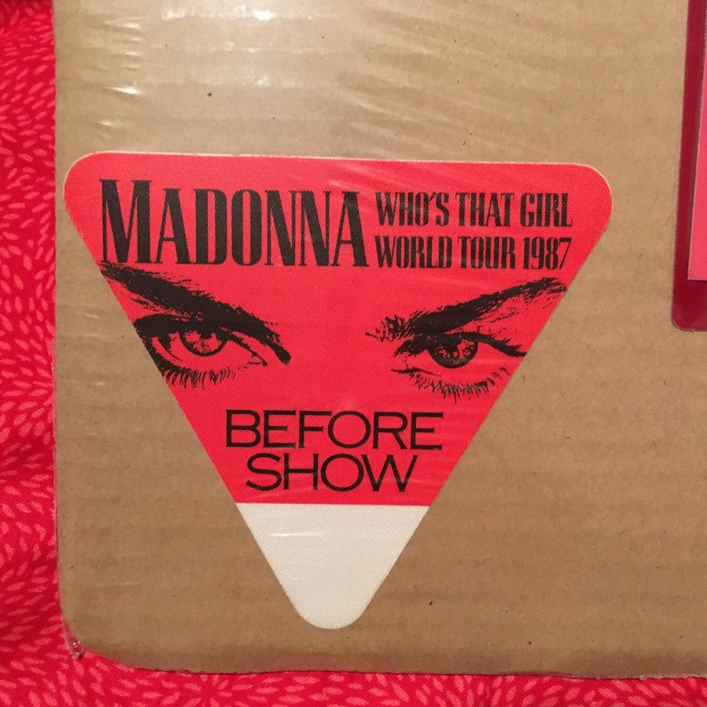 Madonna Backstage Passes Blond Girlie 👀👈🥰 - Picture 4 of 9